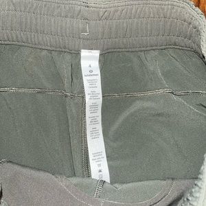 Lululemon High-Wasted Shorts size 4